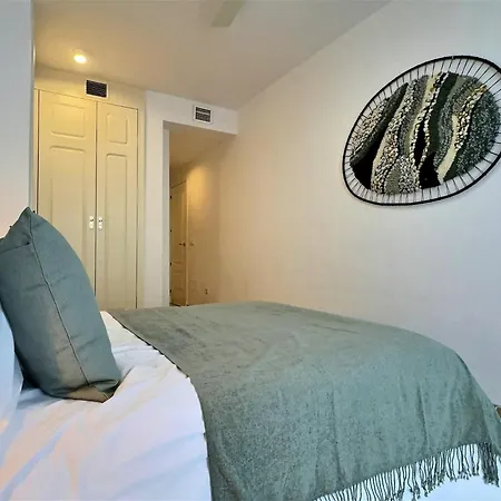 Marina Magic Two Bedroom, Two-bathroom Steps From Duquesa Harbour And The Апартаменты Манилва