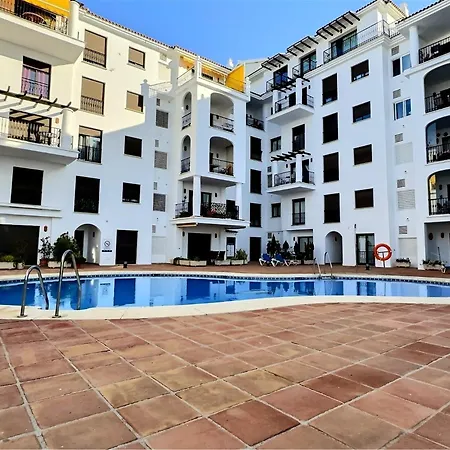 Marina Magic Two Bedroom, Two-bathroom Steps From Duquesa Harbour And The *