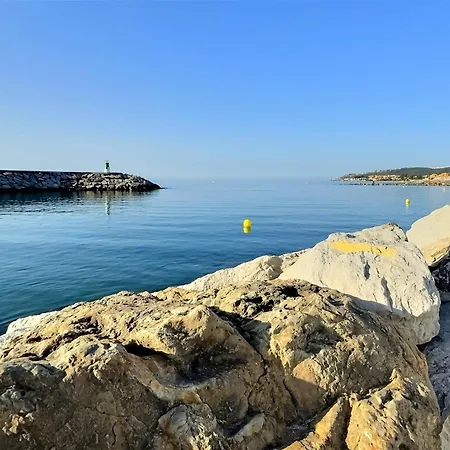 Marina Magic Two Bedroom, Two-bathroom Steps From Duquesa Harbour And The Apartment
